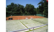 Výstavba tenisového kurtu s umělým povrchem